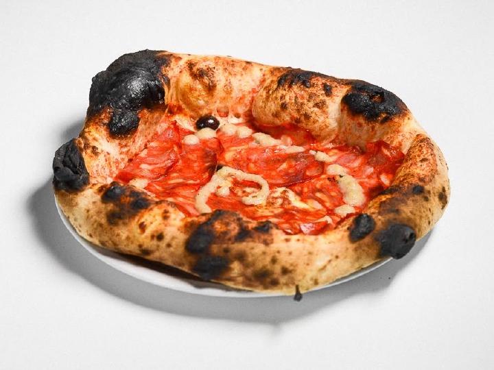 Pizza sortie du four
