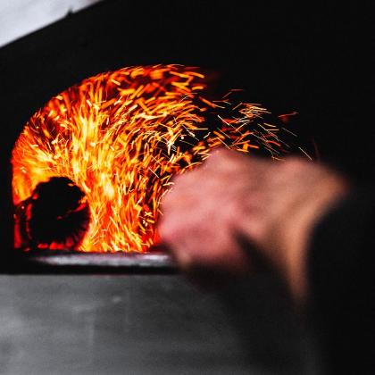 Le four à bois en flammes